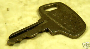 NEW NOS VINTAGE HONDA PRECUT KEY KEYS H6609 H 6609. Please wait