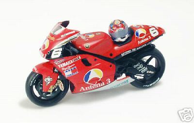 IXO YAMAHA YZR500 #6 ANTENA MOTORCYCLE 124 DIE CAST With DISPLAY CASE 