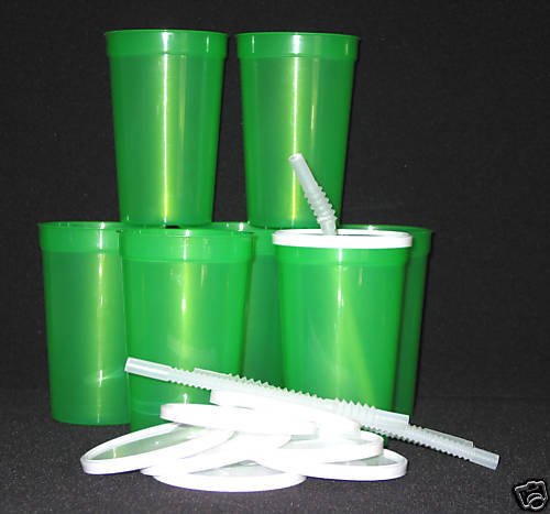 10 20oz CLEAR GREEN PLASTIC DRINKING GLASSES LID STRAW  